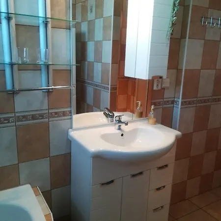 Violet Bed & Breakfast 3*